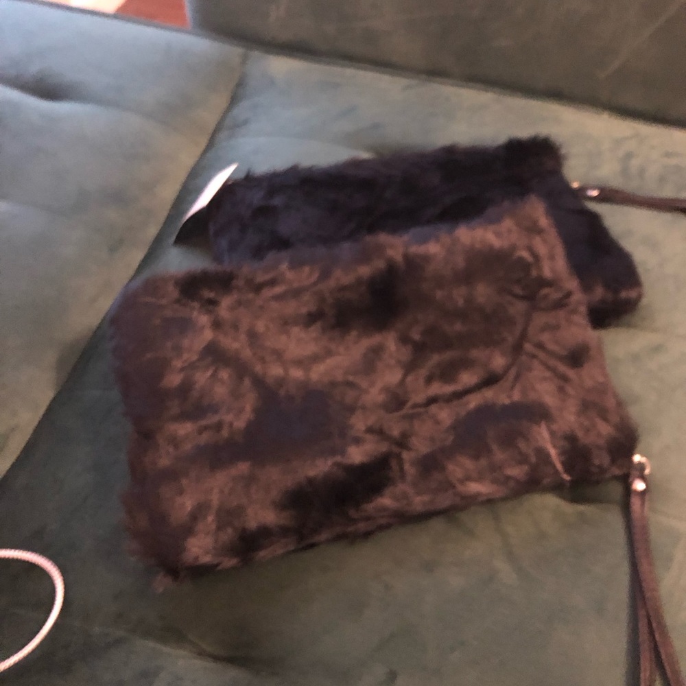 2 Chocolate filling clutch purse